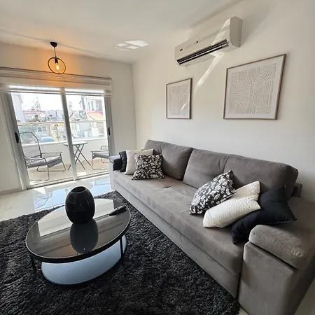 Bachelor Court 1 Apartment